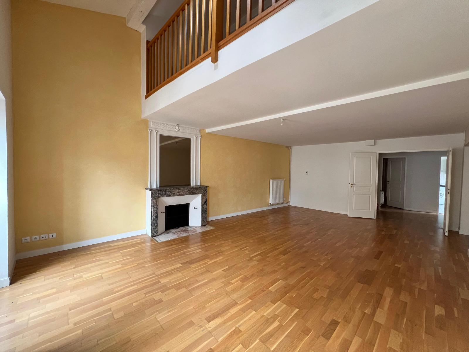 Appartement bourgeois / 5 pièces 127m2