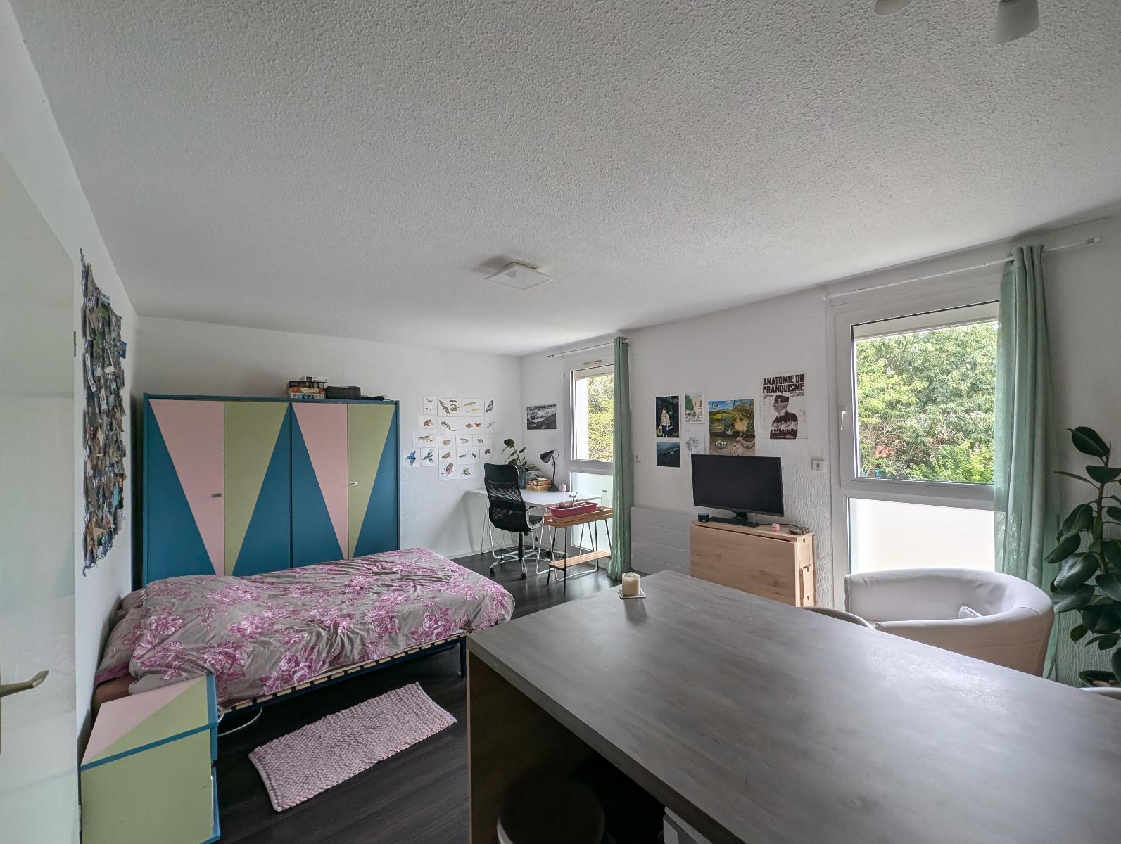 Appartement rénové / 1 pièce 33m2