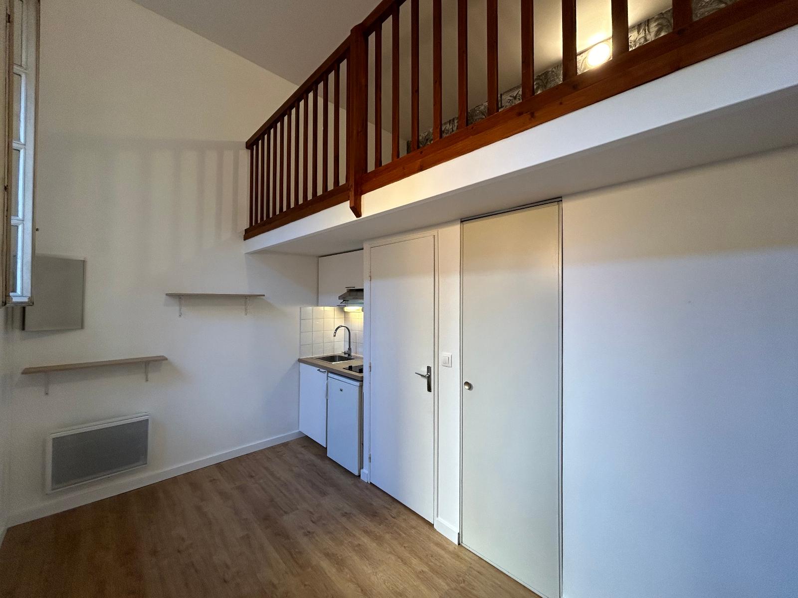 Appartement rénové / 2 pièces 27m2